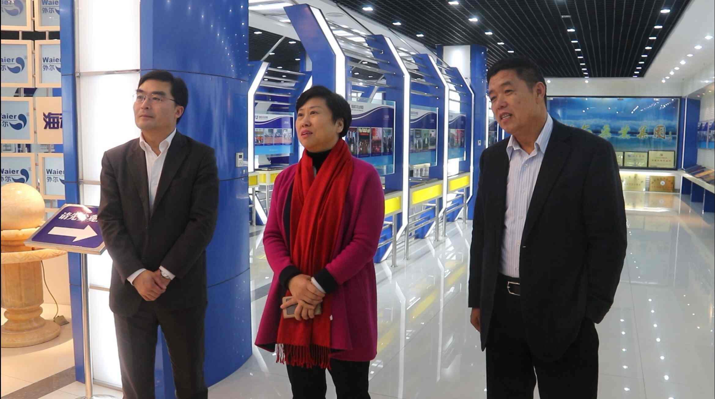 青島市政協(xié)副主席、市工商聯(lián)主席姜巧珍到集團(tuán)調(diào)研